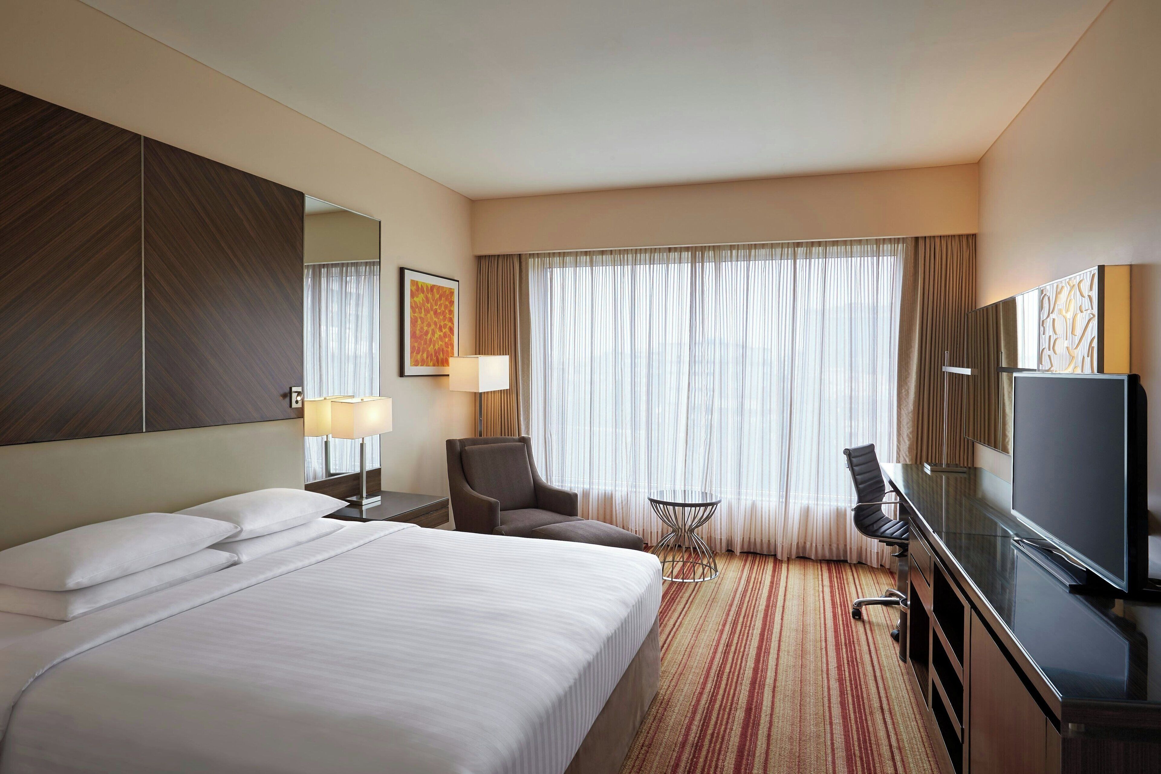 华丽客房, 1 张特大床 | 高档床上用品、加厚床垫、迷你吧、客房内保险箱