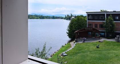The Haus on Mirror Lake
