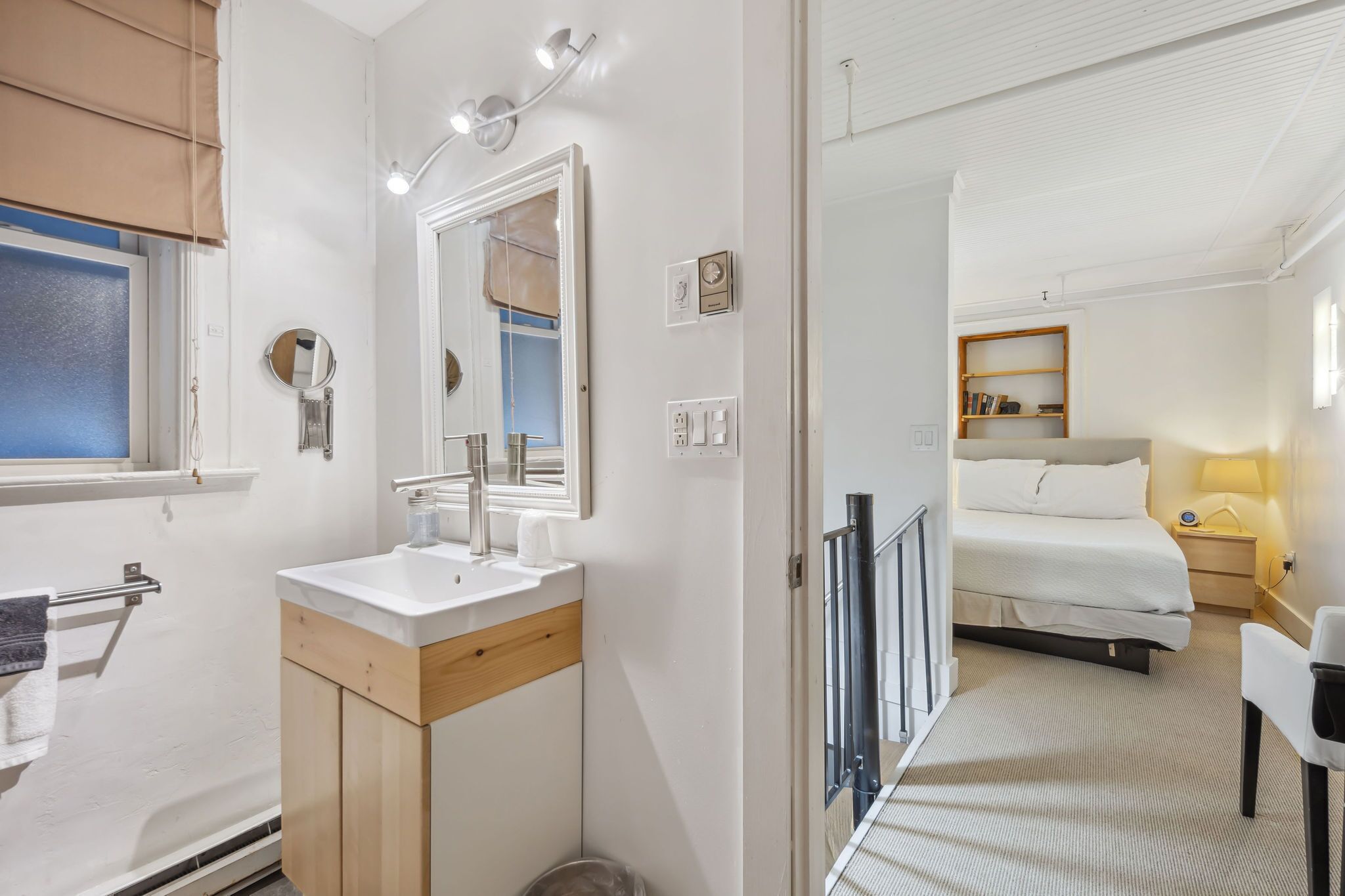 suite, 2 bedrooms, lake view (suite 10: premium deluxe ) | bathroom