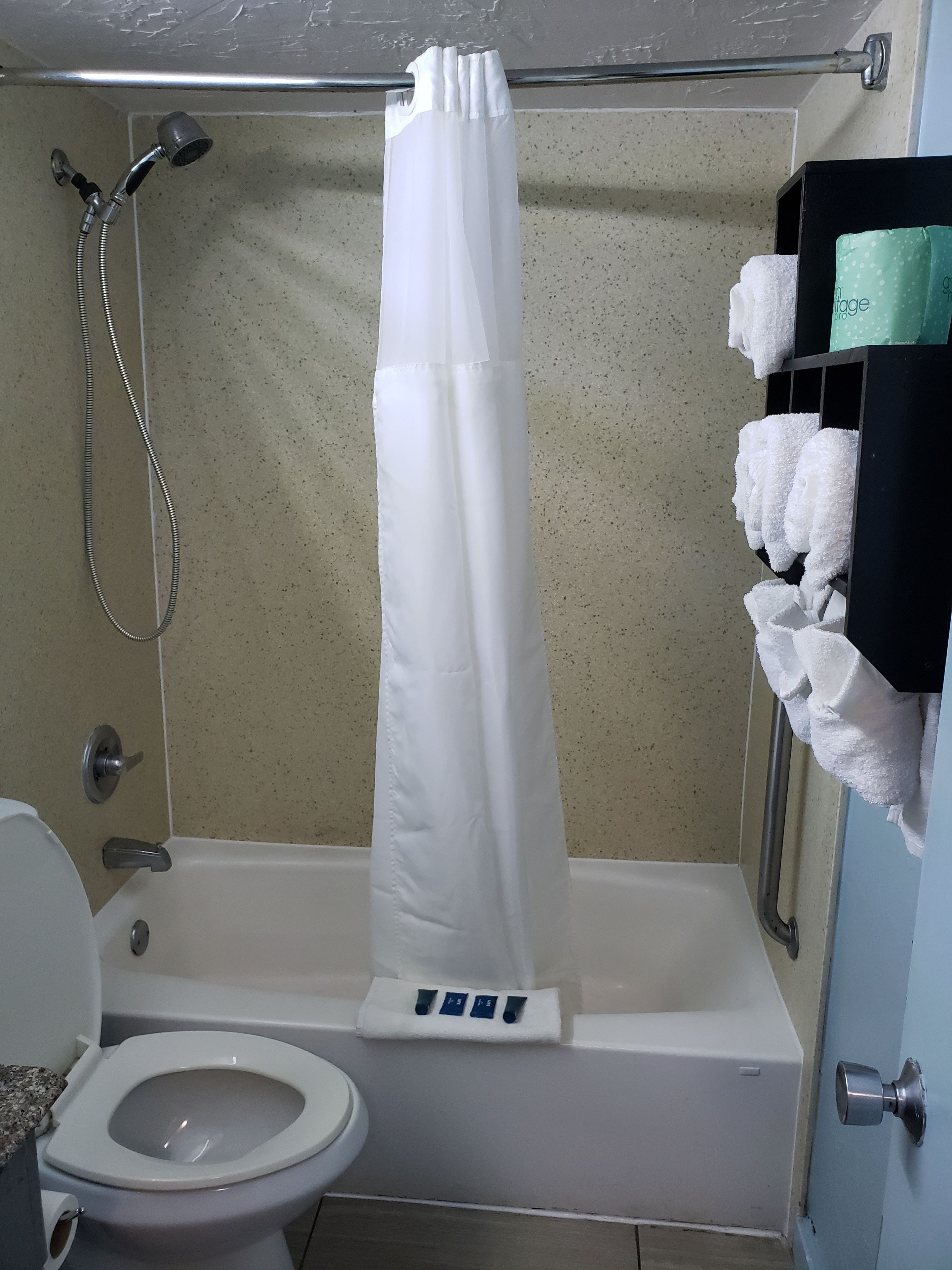 浴室淋浴