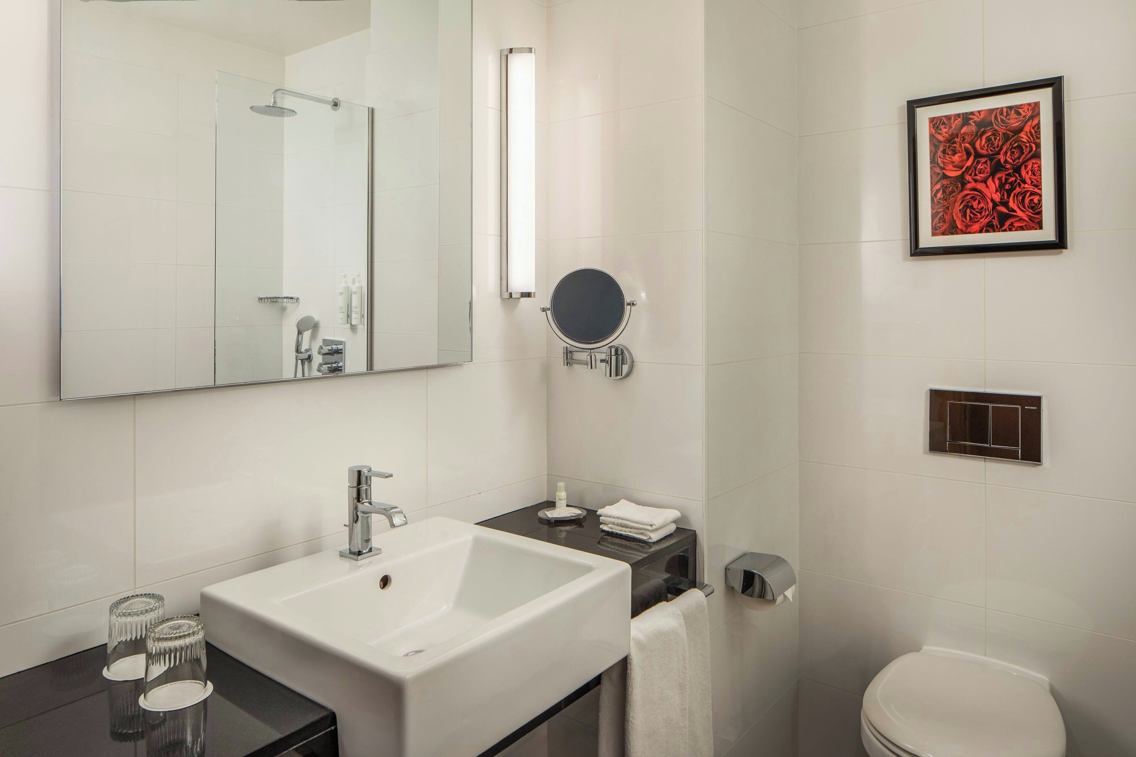 Photo - Courtyard by Marriott Budapest City Center