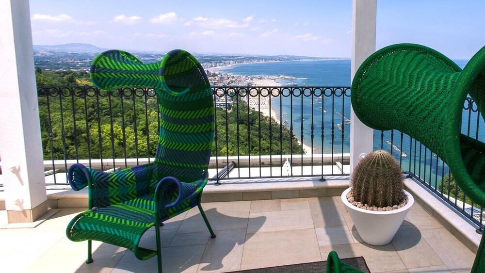 Hotel Posillipo by null