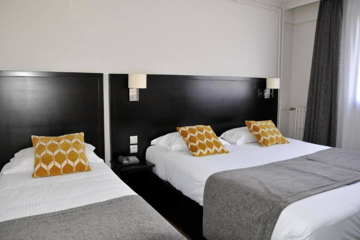 Standard Room, Multiple Beds | Desk, WiFi (free)