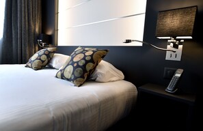 Quarto casal conforto | Escrivaninha, Wi-Fi de cortesia