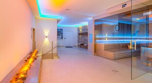 Couples treatment room(s), sauna, hot tub, steam room, body treatments