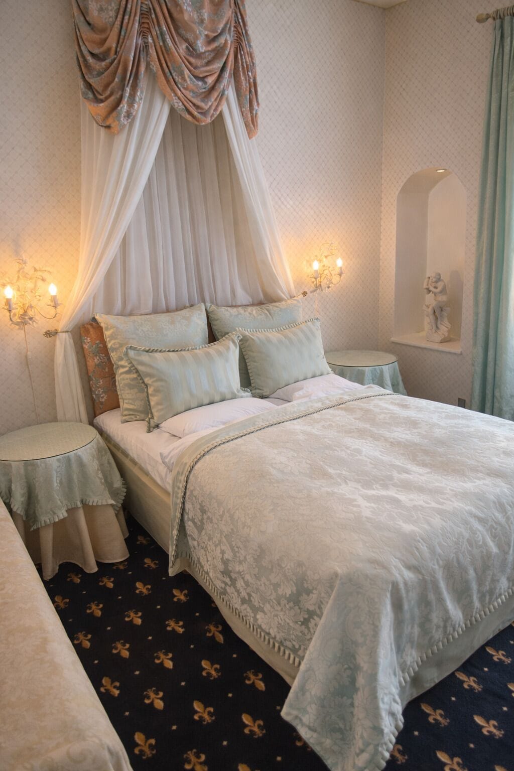 Habitació doble | Caixa forta a l'habitació, decoració individual i mobiliari individual 