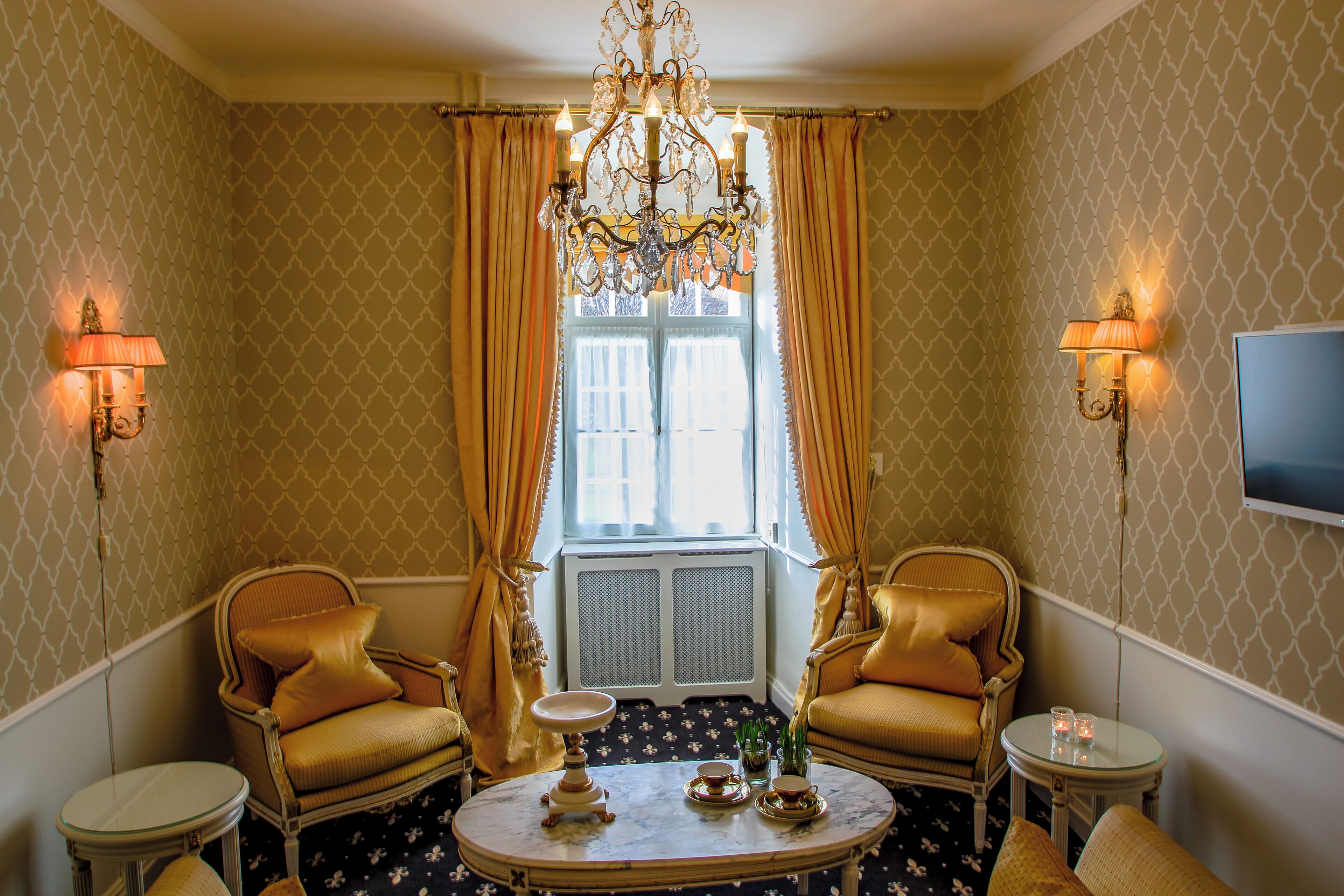 Royal Suite | Living area | TV