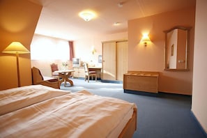 Superior Double Room | Minibar, in-room safe, desk, cots/infant beds