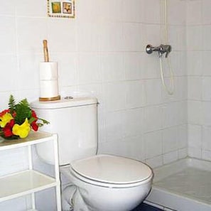 Bungalow (Residence) | Bathroom