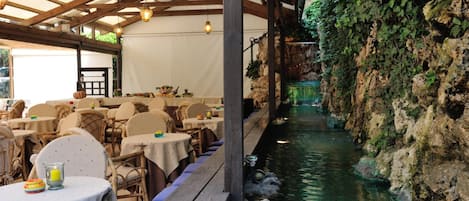供應早餐、午餐、晚餐;意大利菜