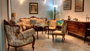 Living room - Boutique Hotel Rose Diplomatique (Skopje)