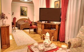 Premium bedding, minibar, desk, free WiFi - Boutique Hotel Rose Diplomatique (Skopje)