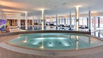 3 indoor pools, 2 outdoor pools