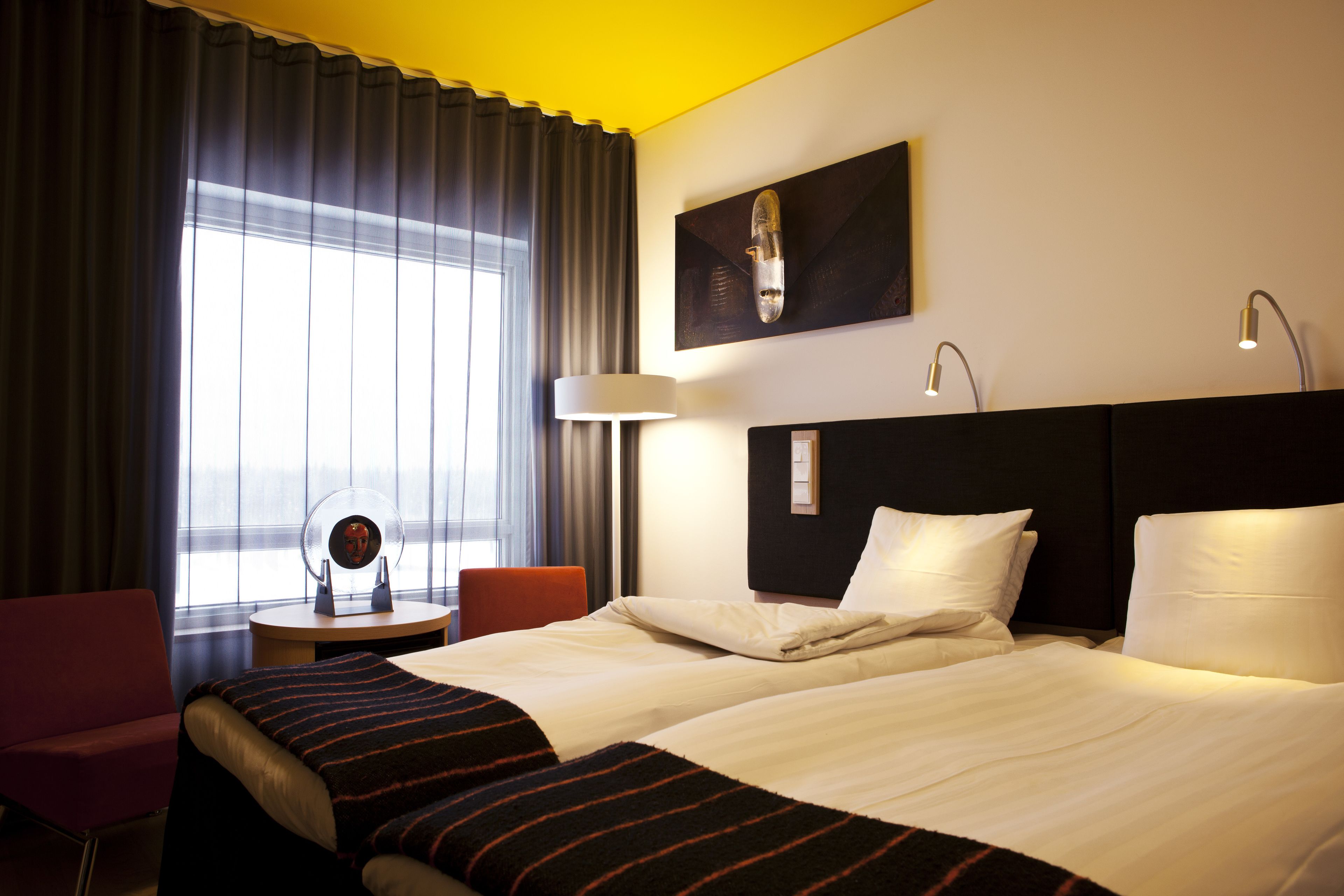 single room | 1 bedroom, pillow-top beds, minibar, in-room safe