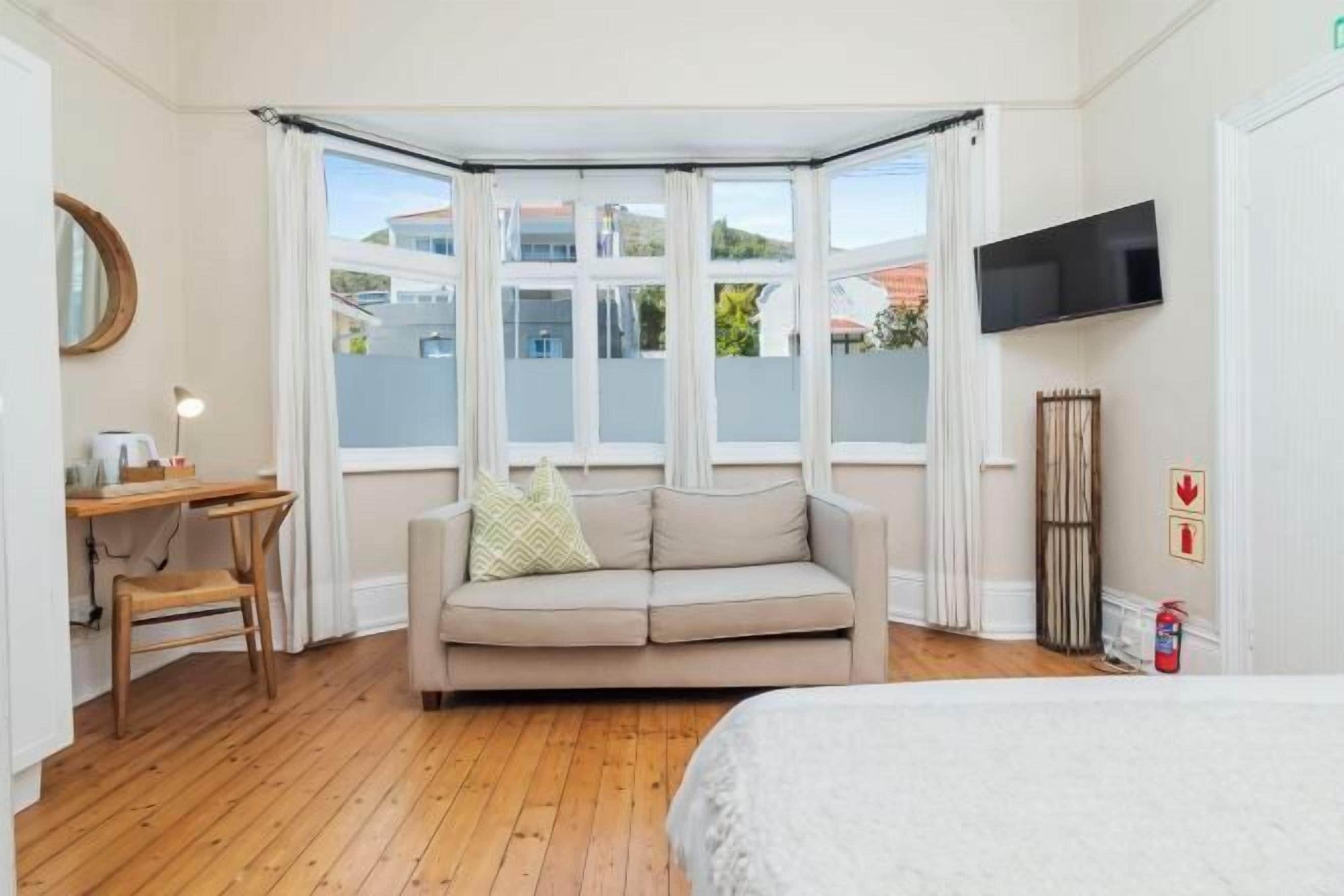 Memory-foam beds, in-room safe, individually decorated