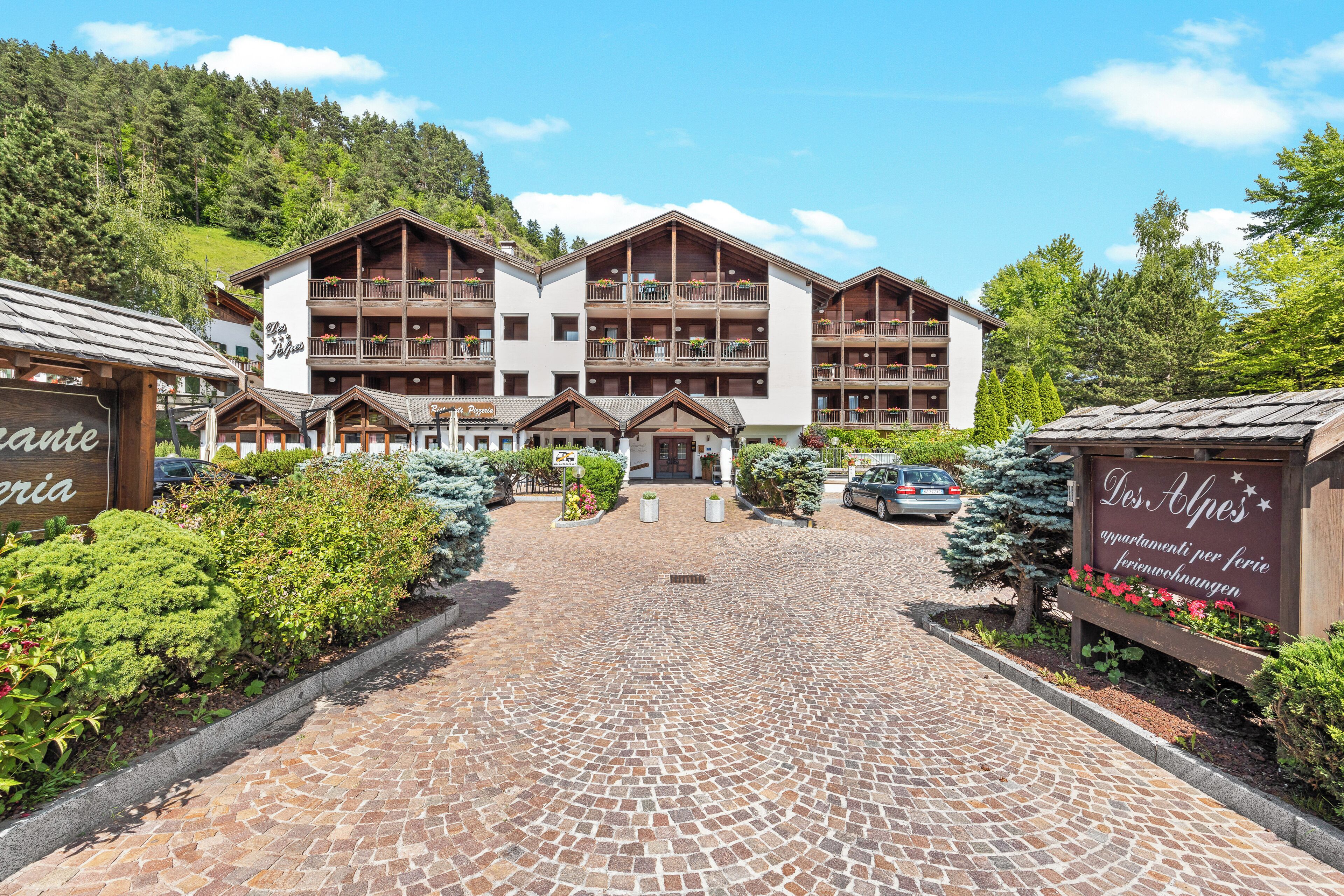 Mặt tiền nơi lưu trú