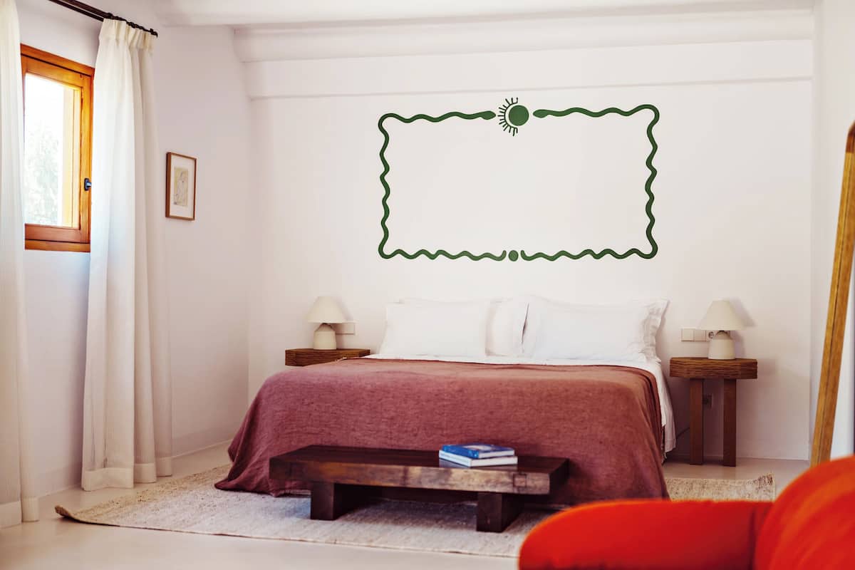 Family Room (Deluxe) | Premium bedding, down comforters, memory foam beds, minibar