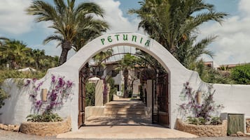 Entrada de la propiedad