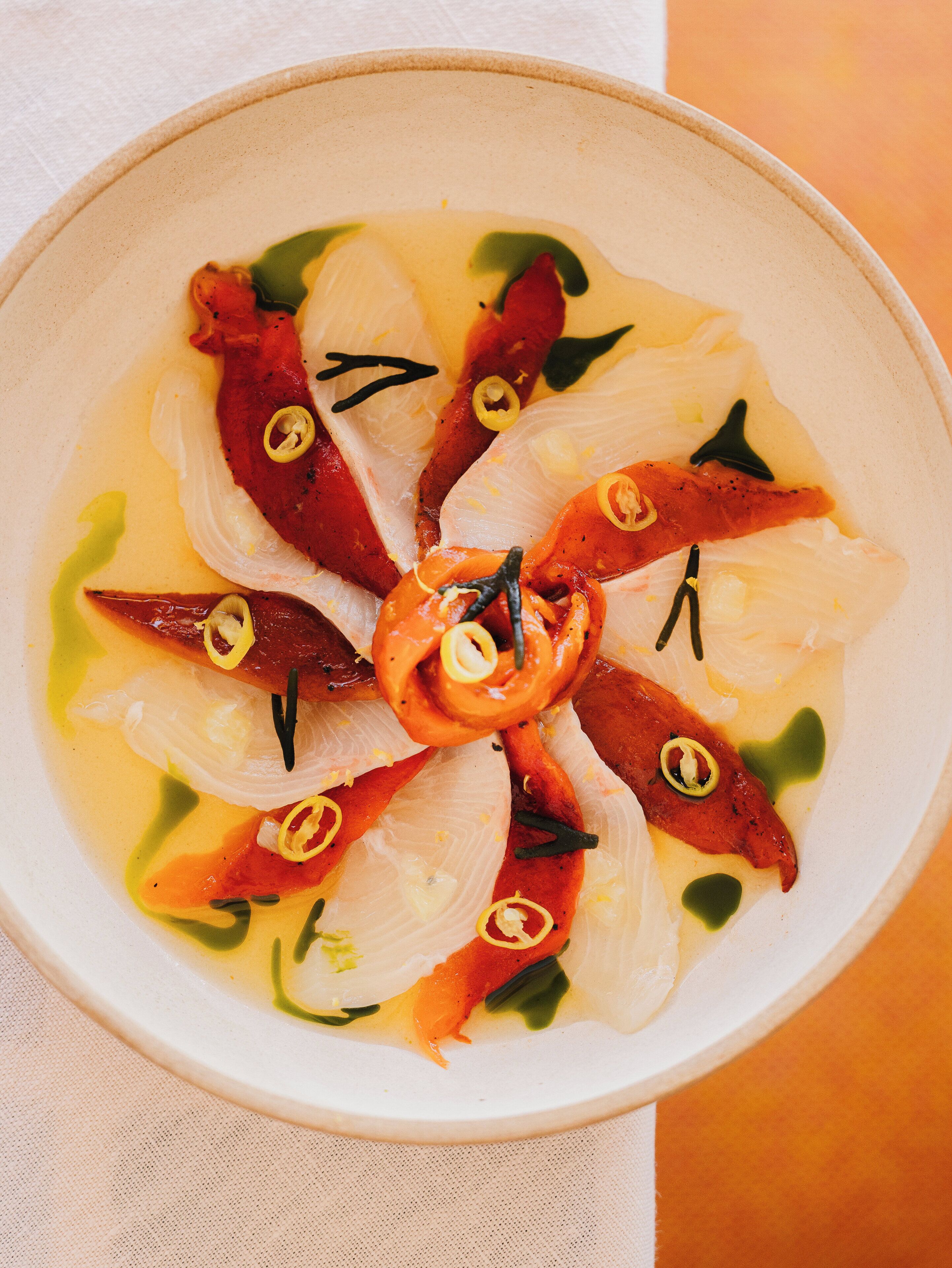 3 restaurants servant le petit déjeuner, le déjeuner et le dîner