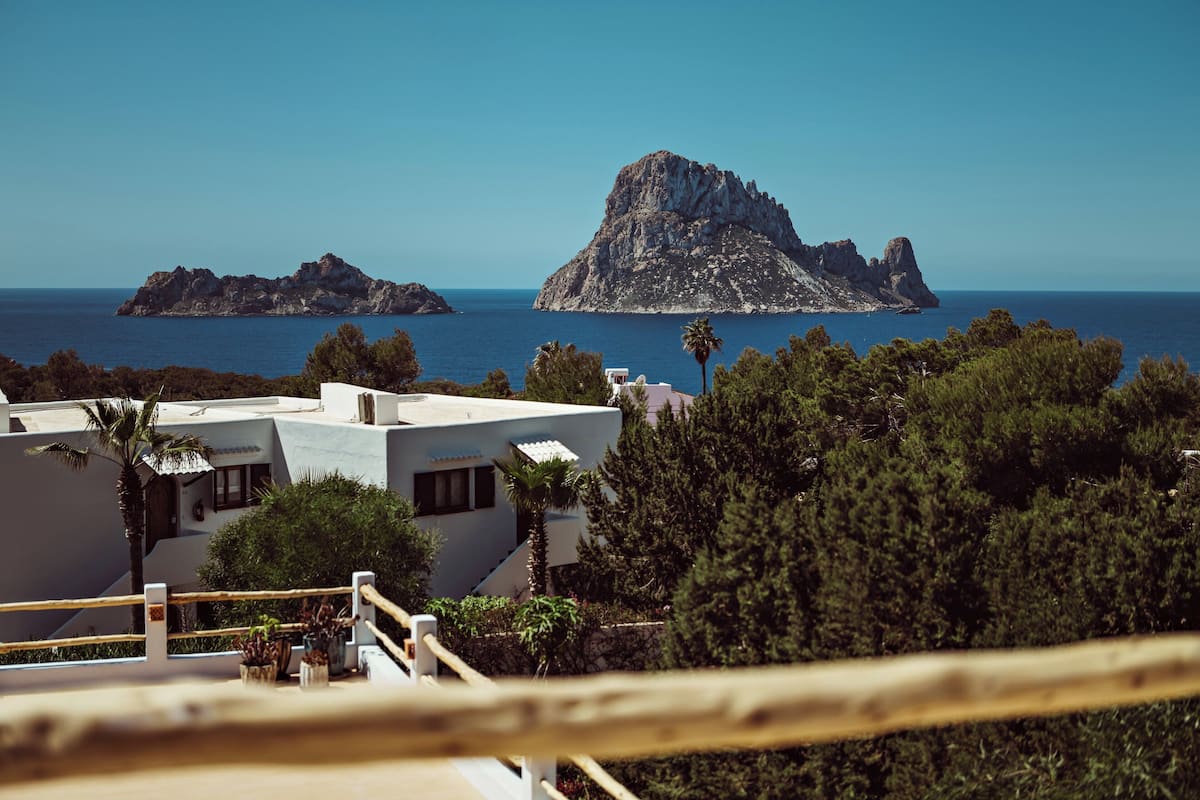Suite, Meerblick (Es Vedra) | Hochwertige Bettwaren, Daunenbettdecken