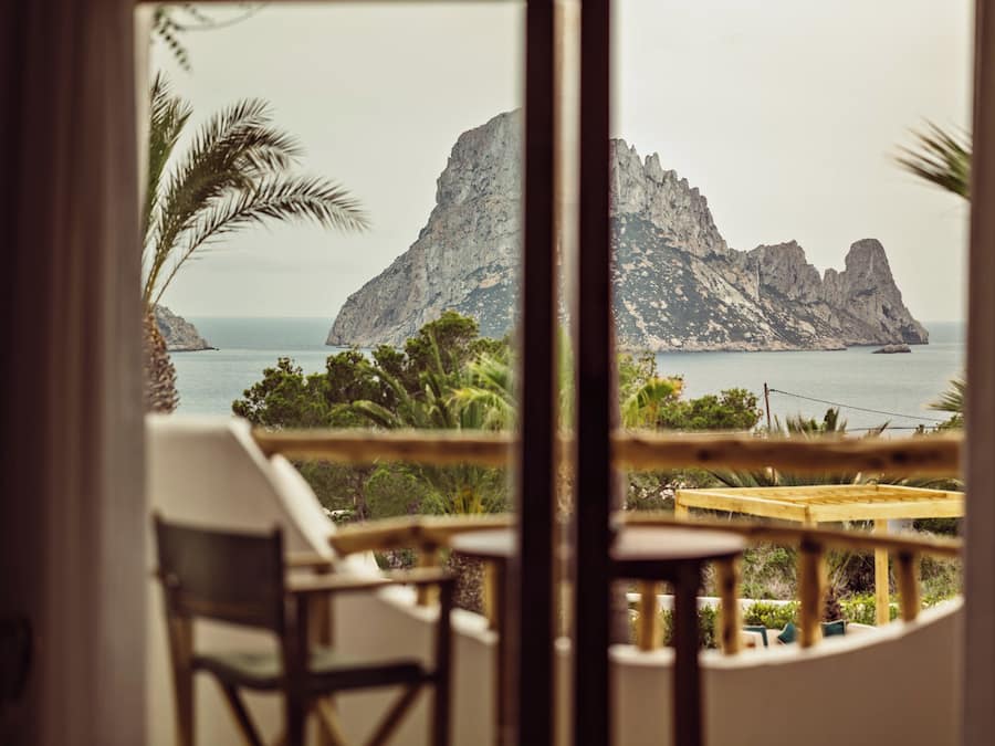 Deluxe Es Vedrà Sea View | Premium bedding, down duvets, memory-foam beds, minibar