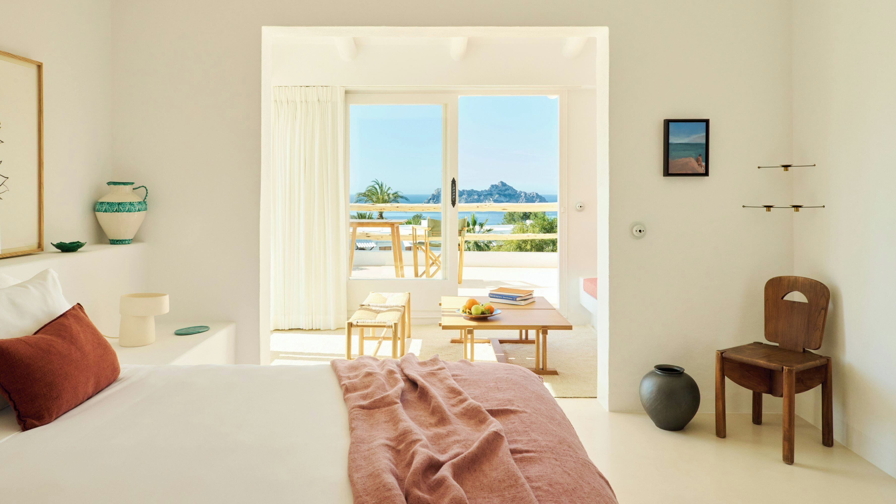 Suite, vista al mar (Es Vedra) | Ropa de cama de alta calidad, edredón y camas con efecto memoria 