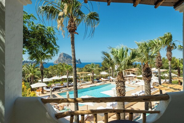 Deluxe Es Vedrà Sea View | Ropa de cama de alta calidad, edredón y camas con efecto memoria 