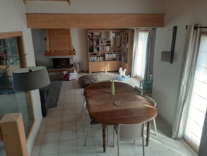 Family House, 4 Bedrooms | Living area