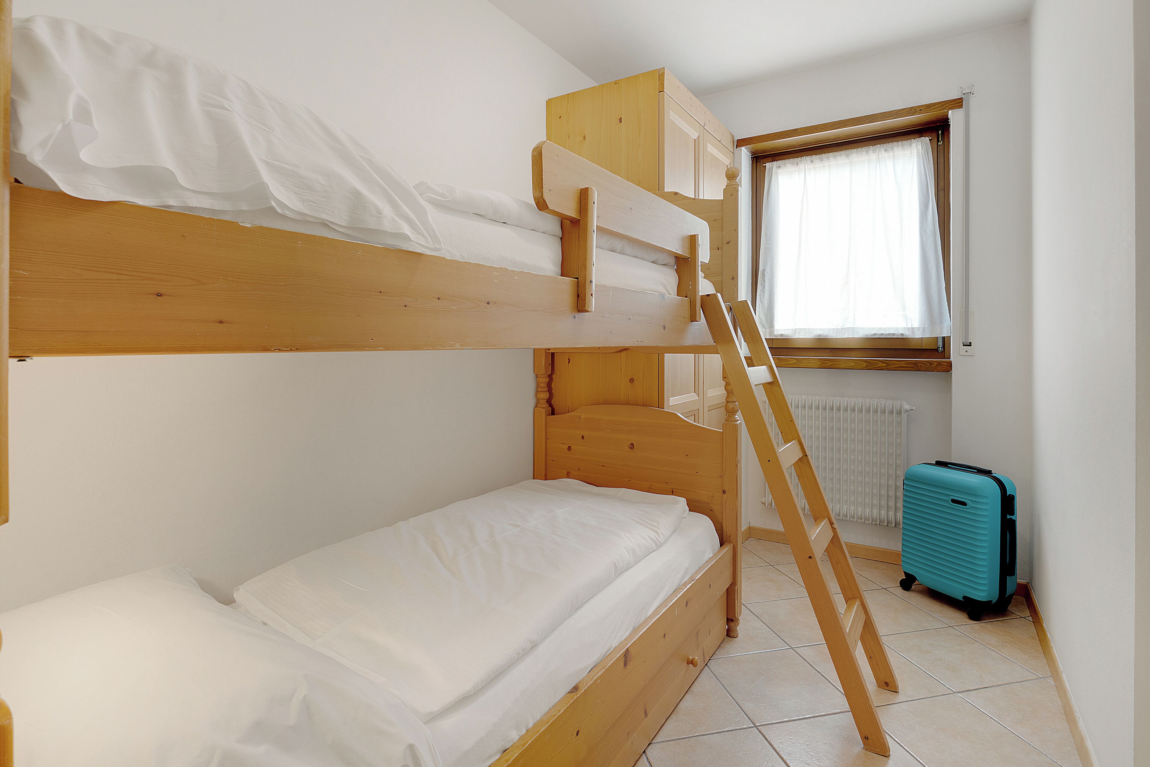 Down comforters, in-room safe, desk, blackout drapes