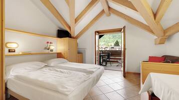 Studio, Balkon (2 people) | 1 Schlafzimmer, Daunenbettdecken, Zimmersafe, Schreibtisch