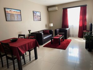 Two Rooms Suite | Living area