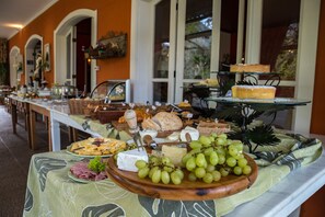 Desayuno continental incluido todos los días 