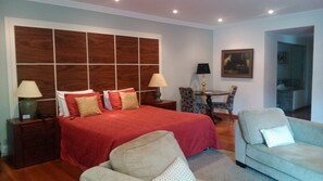 Presidential Penthouse, Mountain View | 1 bedroom, in-room safe, individually decorated, individually furnished - Pousada Quinta dos Pássaros (Petrópolis)