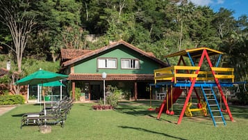 Chalé superior, vista para a montanha | Vista para o jardim