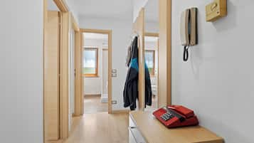 Căn hộ Tiêu chuẩn, 2 phòng ngủ, ban công (5 pax) | 1 phòng ngủ, chăn bông, két bảo mật tại phòng, màn/rèm cản sáng