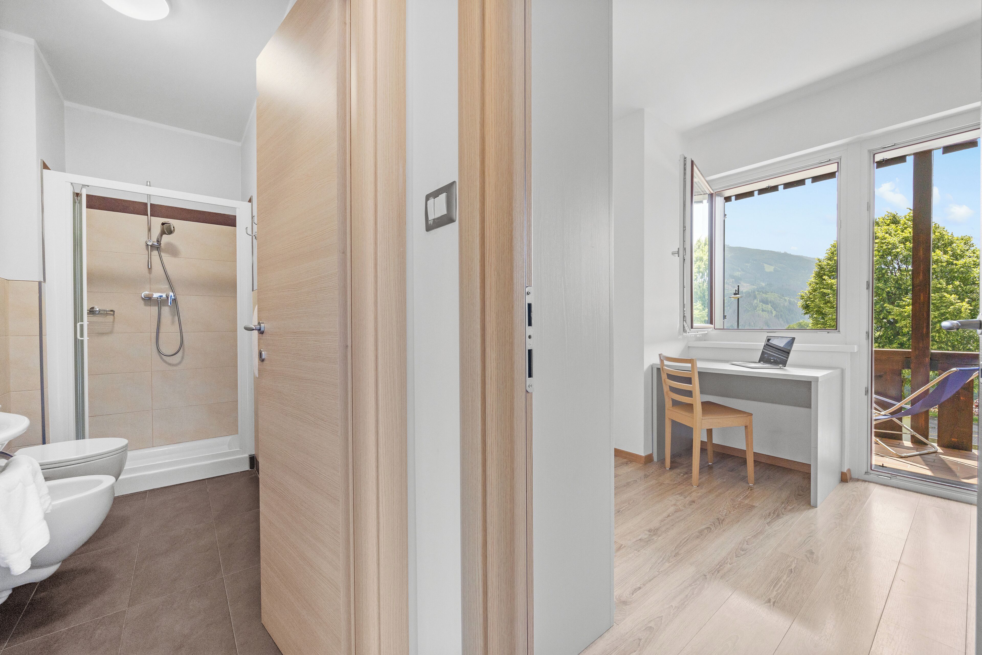 Panoramic-Apartment, 2 Schlafzimmer, Balkon, Talblick (6 pax) | Badezimmer