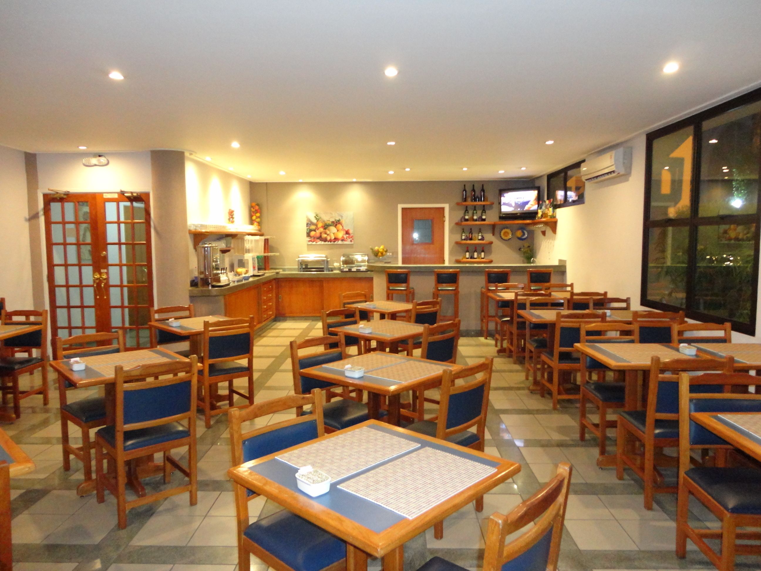 Café da manhã completo grátis