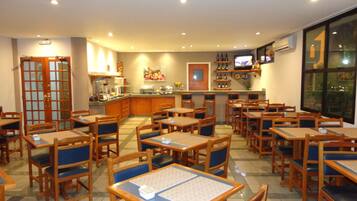 Desayuno completo incluido