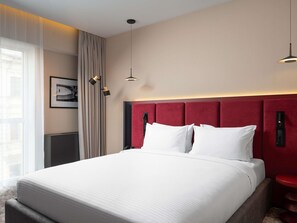 Classic Room, 1 Double Bed | Minibar, in-room safe, soundproofing, iron/ironing board