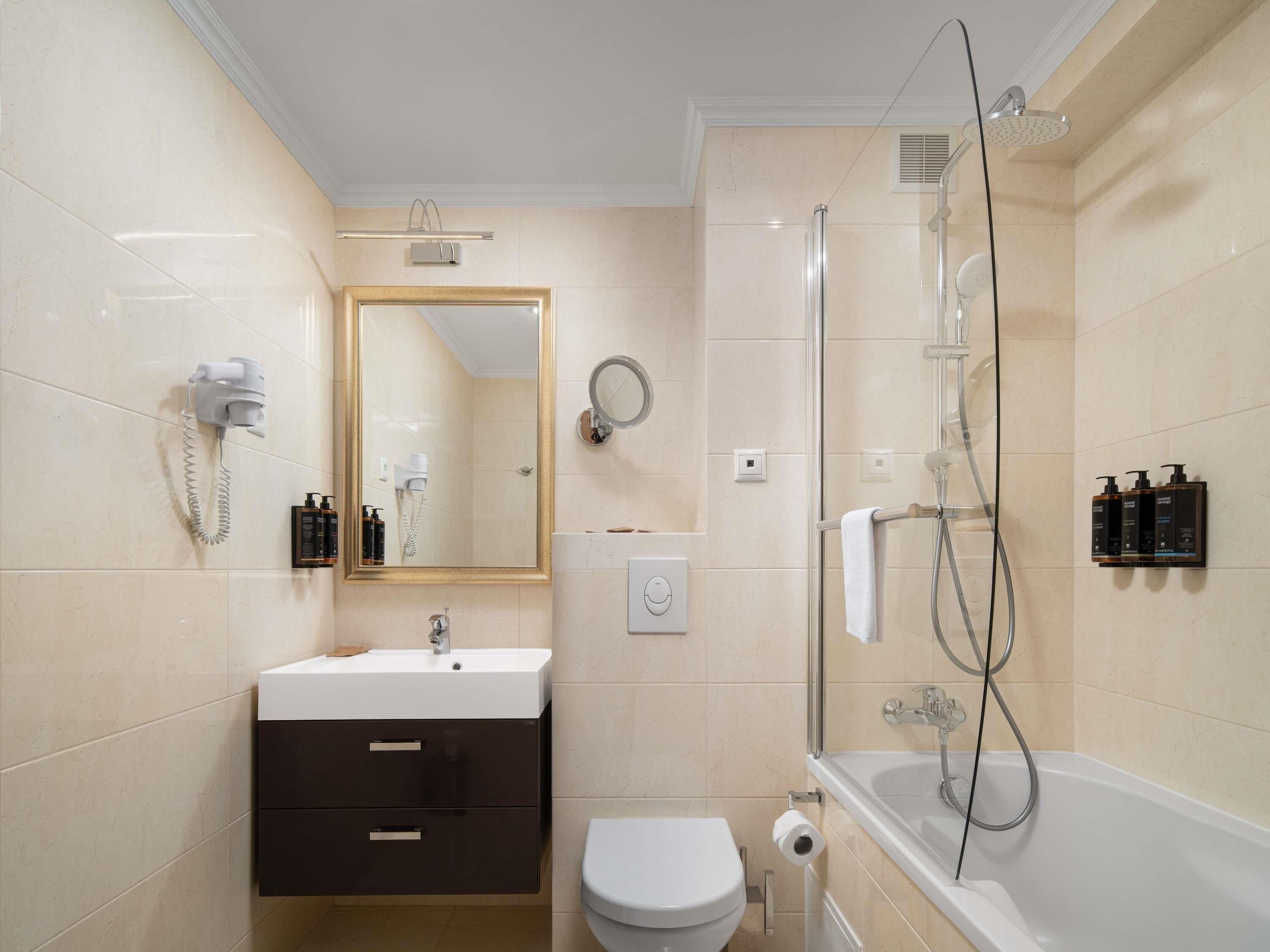 Chambre Classique, 1 lit double | Minibar, coffres-forts dans les chambres, chambres insonorisées