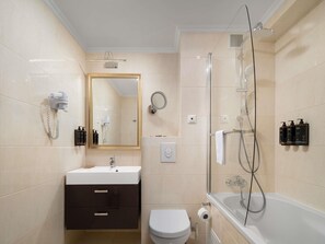 Classic Room, 1 Double Bed | Minibar, in-room safe, soundproofing, iron/ironing board - Mercure Chisinau Center Jazz Hotel (Chisinau)