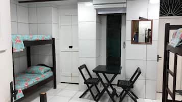 Apart Economico Terreo Sem Janela | Wi-Fi de cortesia, roupa de cama