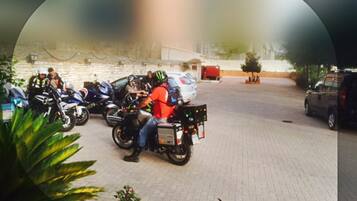 Tempat parkir