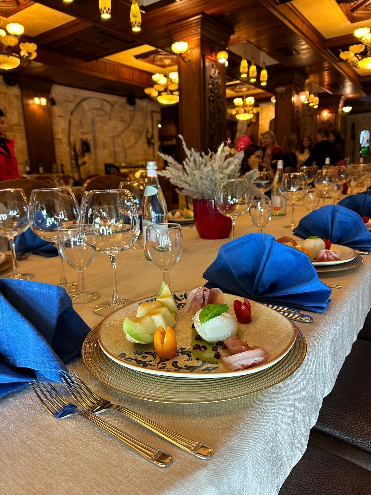 2 Restaurants; Frühstück, Mittagessen und Abendessen werden serviert