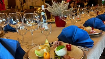 2 Restaurants; FrĂŒhstĂŒck, Mittagessen und Abendessen werden serviert