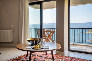 이그제큐티브 스위트 | 거실 공간 | LCD TV