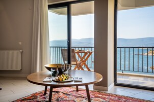 Executive Suite | Living area