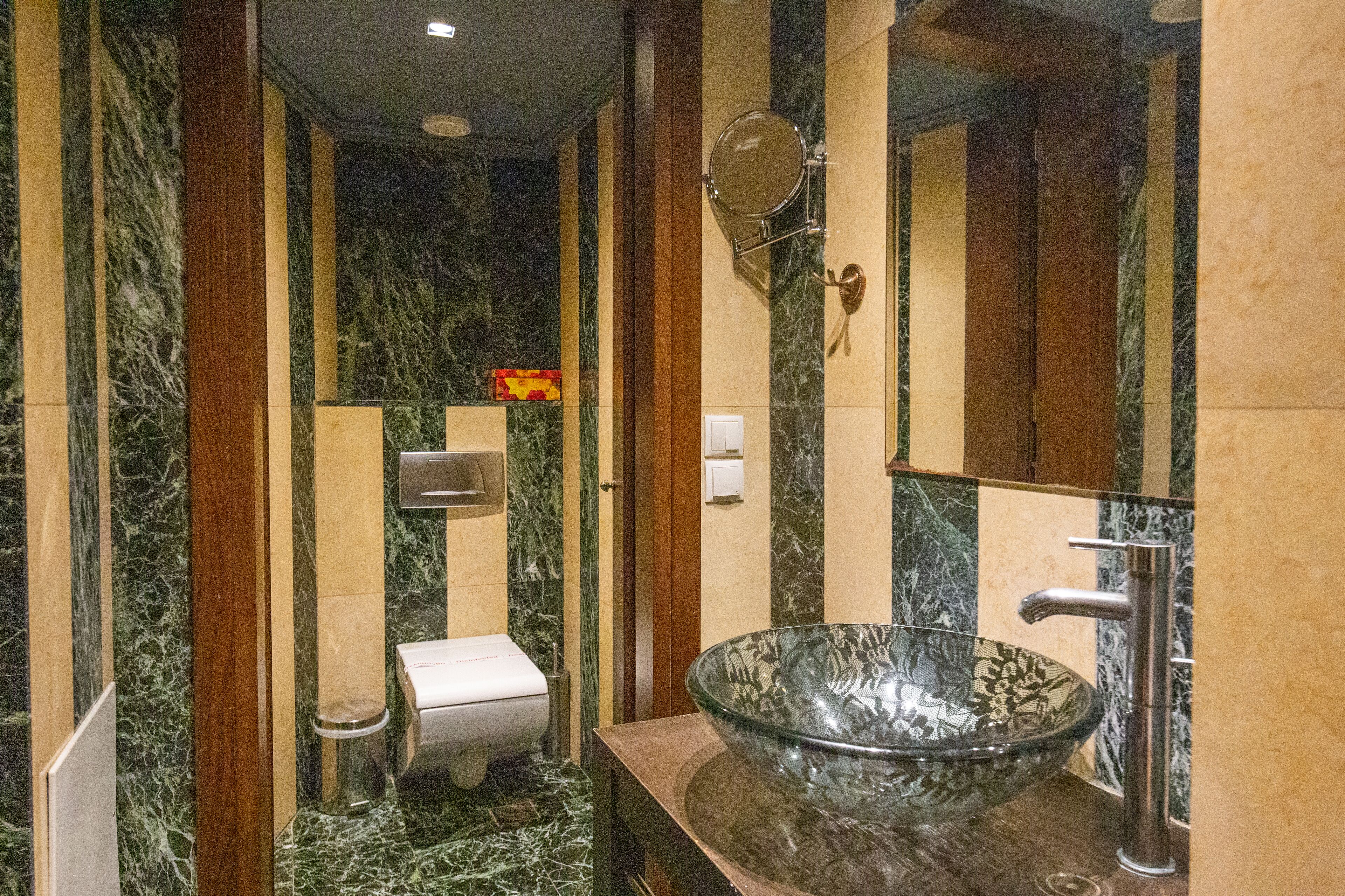 junior suite, sea view | bathroom | free toiletries, hair dryer, towels, toilet paper