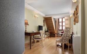 Deluxe Suite, City View | View from room