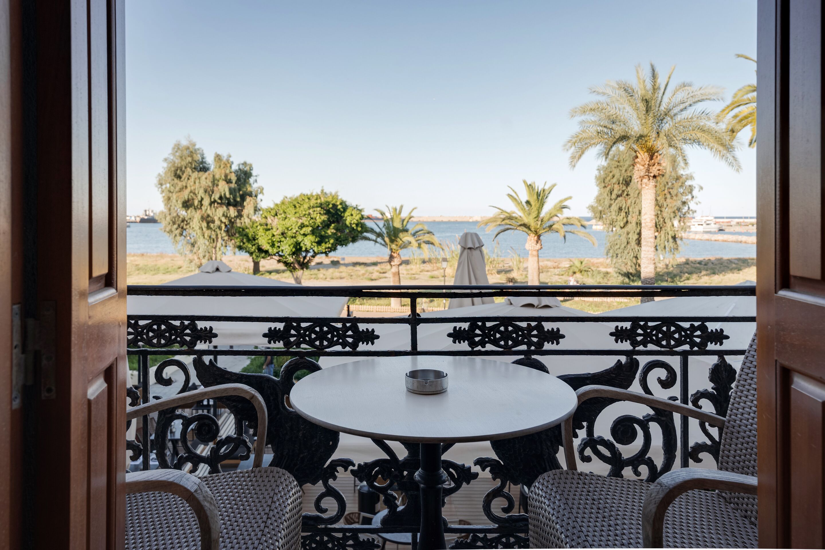 スーペリア ダブルルーム バルコニー シービュー | バルコニー